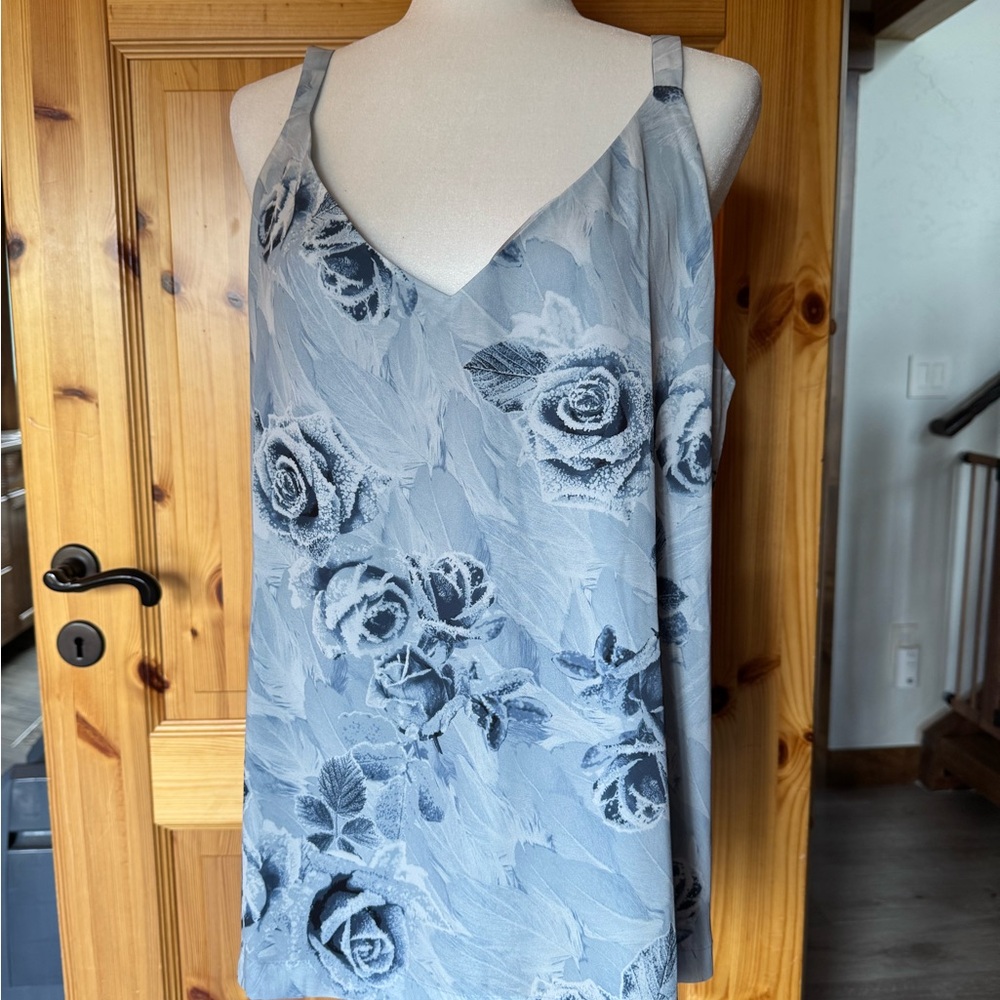 NWOT White House Black Market Blue Floral top